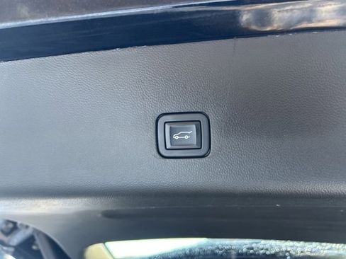 Certified 2023 Chevrolet Traverse LT image 17