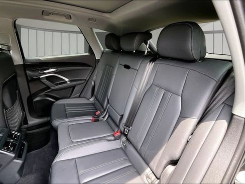 Used 2025 Audi Q5 Premium w/ Convenience Package AWD/4WD image 22