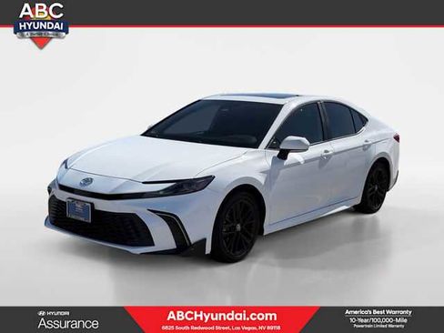 Used 2025 Toyota Camry SE w/ Multimedia Upgrade Package FWD image 1