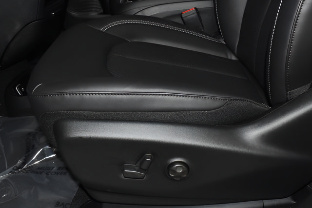 New 2026 Chrysler Pacifica Select FWD image 11
