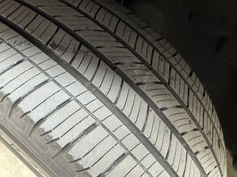 Used 2022 Ford Explorer XLT w/ Equipment Group 202A image 30