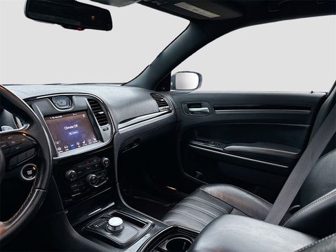 Used 2022 Chrysler 300 S image 24