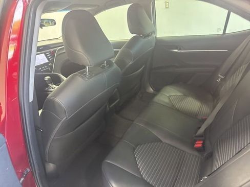 Used 2018 Toyota Camry SE FWD image 16