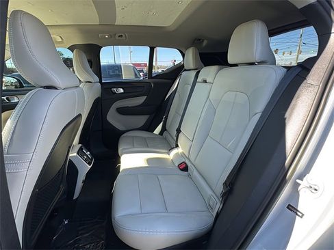 Used 2023 Volvo XC40 B5 Ultimate w/ Protection Package Premier image 12