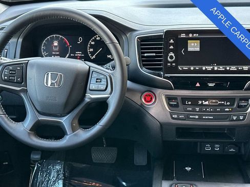 Used 2025 Honda Ridgeline Sport image 15