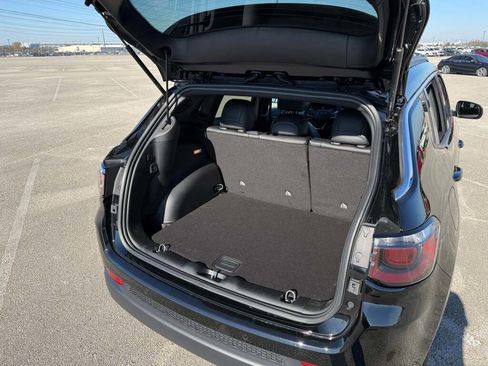 New 2026 Jeep Compass Limited image 18