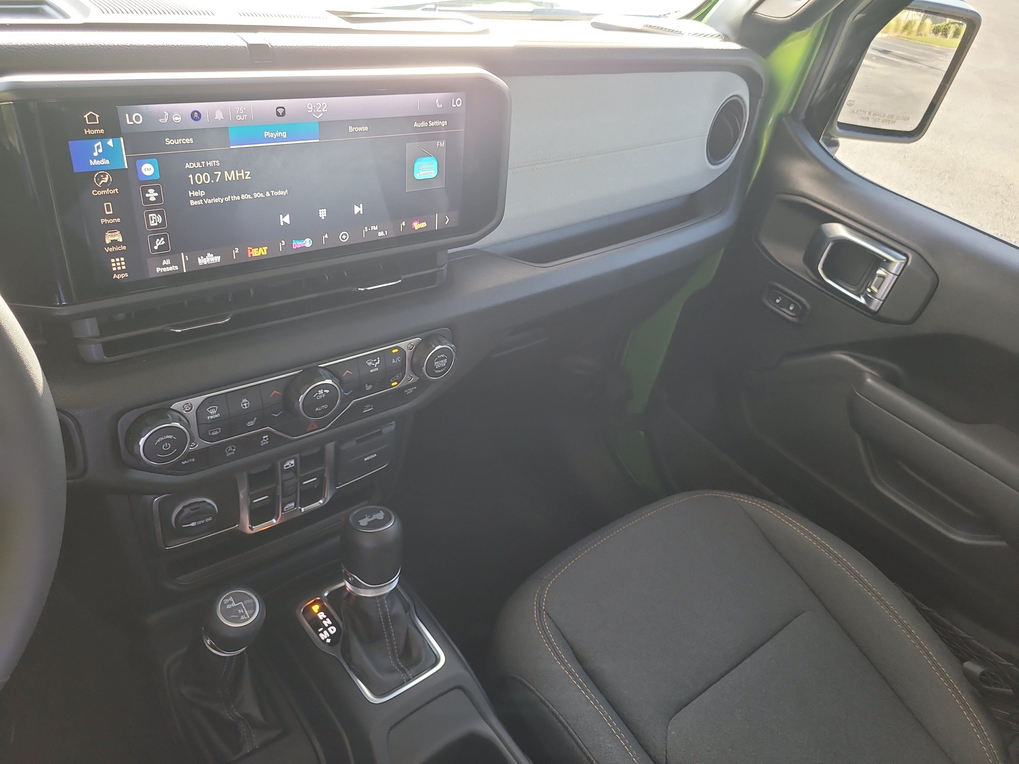Used 2025 Jeep Wrangler Unlimited Sport AWD/4WD image 20