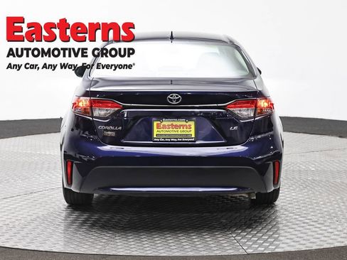 Used 2022 Toyota Corolla LE FWD image 6