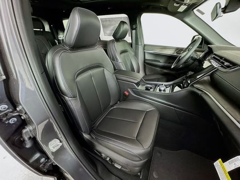 New 2025 Jeep Grand Cherokee L Limited image 34