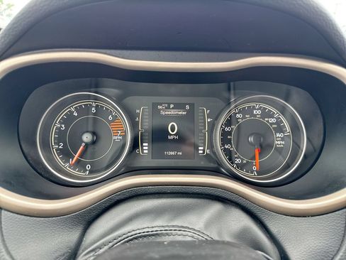Used 2017 Jeep Cherokee Sport w/ Cold Weather Group AWD/4WD image 12
