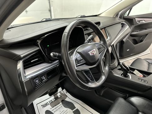 Used 2017 Cadillac XT5 Luxury image 19