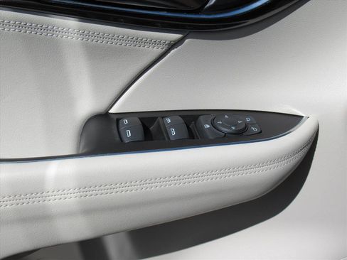 Used 2023 Buick Envision Preferred image 25