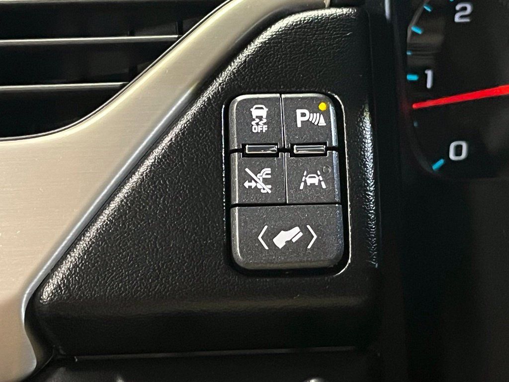 Used 2019 GMC Yukon Denali w/ Denali Ultimate Package AWD/4WD image 17