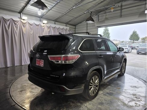 Used 2015 Toyota Highlander Limited Platinum image 7