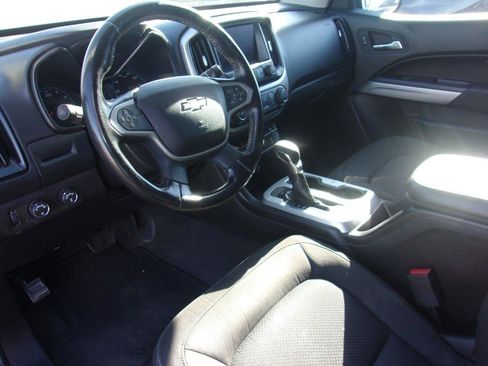 Used 2022 Chevrolet Colorado LT AWD/4WD image 7