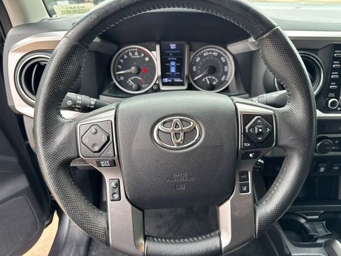 Used 2022 Toyota Tacoma SR5 w/ Technology Package RWD image 8