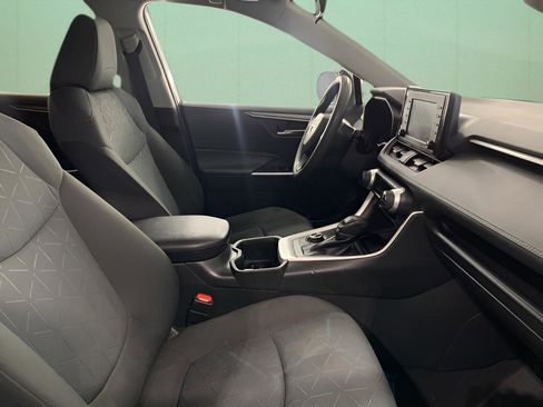 Used 2022 Toyota RAV4 XLE image 39