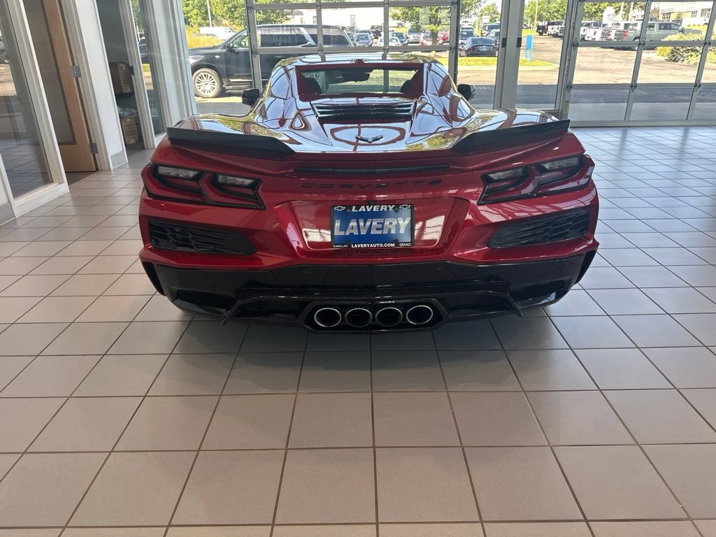 Used 2025 Chevrolet Corvette Z06 RWD image 9