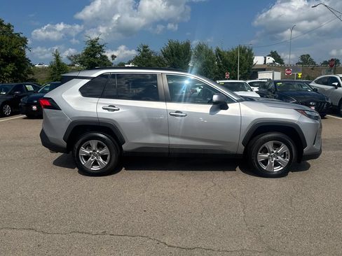 Used 2025 Toyota RAV4 XLE AWD/4WD image 9