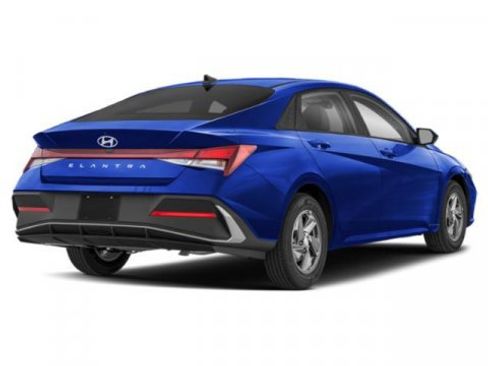 New 2026 Hyundai Elantra SE image 2