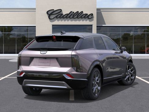New 2025 Cadillac Optiq Luxury 1 image 30