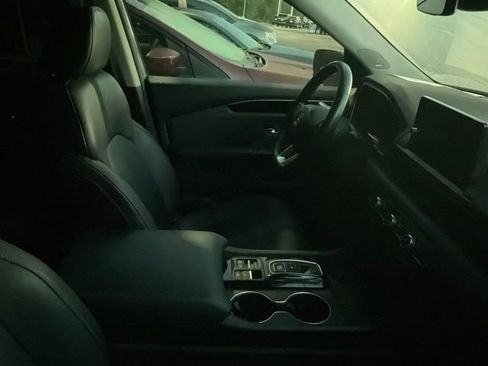 Used 2025 Honda Pilot Touring image 6