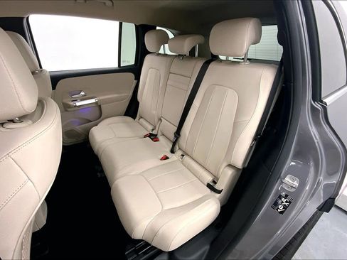 New 2026 Mercedes-Benz GLB 250 image 7