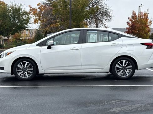 Used 2023 Nissan Versa SV image 13