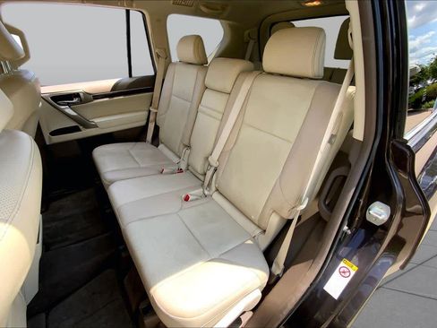 Used 2018 Lexus GX 460 Premium w/ Premium Package AWD/4WD image 19