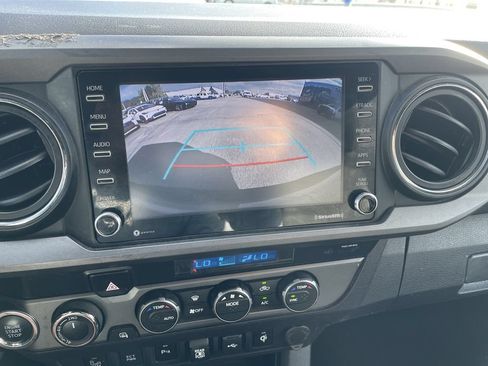 Used 2021 Toyota Tacoma TRD Off-Road w/ Technology Package AWD/4WD image 20
