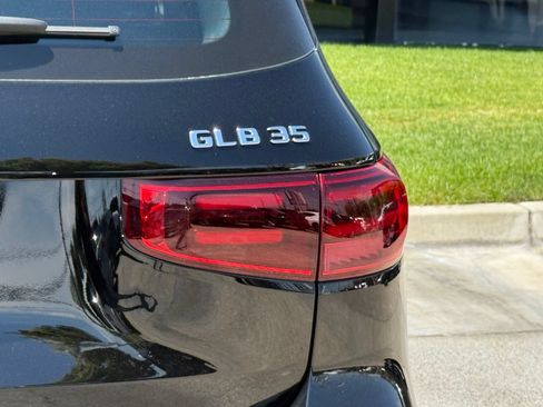 Used 2025 Mercedes-Benz GLB 35 AMG 4MATIC image 14
