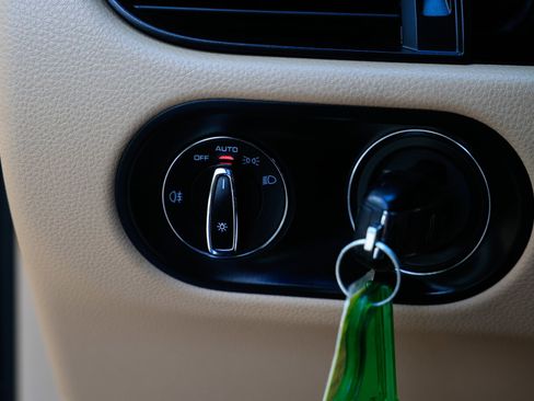 Used 2021 Porsche Macan S image 52