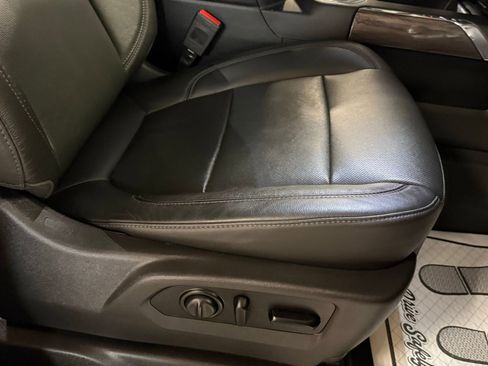 Used 2020 Chevrolet Silverado 2500 LTZ w/ LTZ Convenience Package image 22