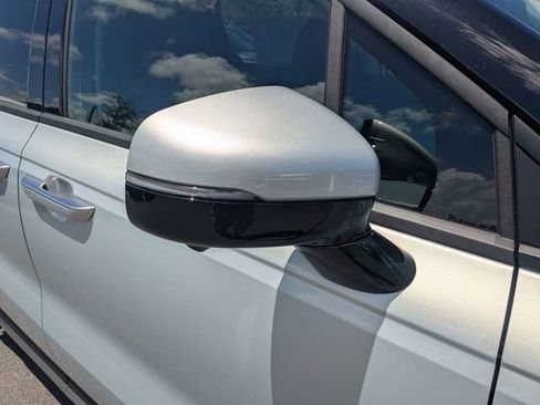 New 2026 Kia Carnival SX FWD image 12