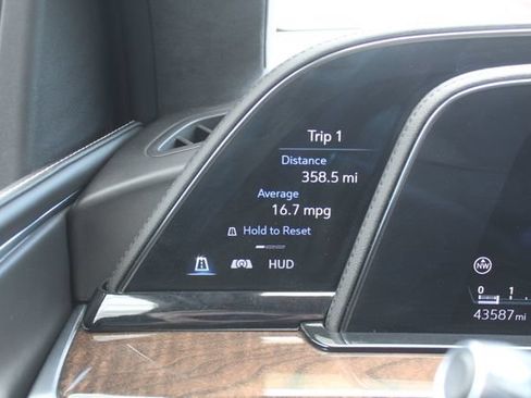 Used 2023 Cadillac Escalade Premium Luxury Platinum AWD/4WD image 30