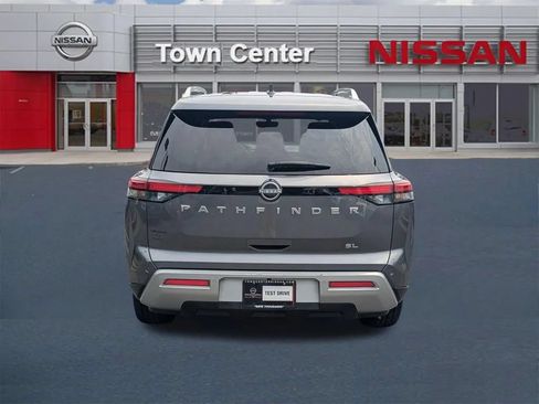 Certified 2025 Nissan Pathfinder SL FWD image 6