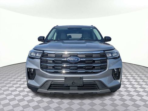 Used 2025 Ford Explorer Active w/ Active Comfort Package RWD image 7