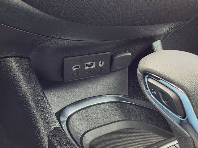 Used 2025 Chevrolet Malibu LT FWD image 13