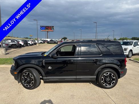 Used 2023 Ford Bronco Sport Outer Banks w/ Tech Package AWD/4WD image 3