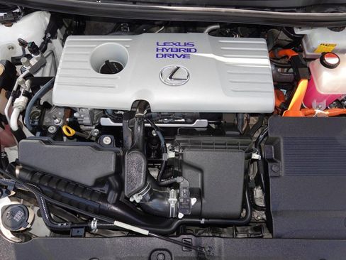 Used 2015 Lexus CT 200h w/ Navigation Package FWD image 29