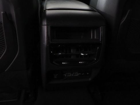 Used 2024 Jeep Grand Cherokee Limited AWD/4WD image 47