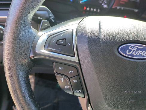 Used 2018 Ford Edge Titanium w/ Technology Package AWD/4WD image 16