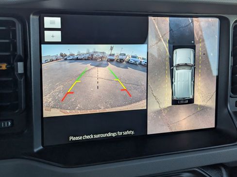 Used 2022 Ford Bronco Badlands image 5