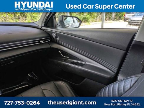 Used 2022 Hyundai Elantra Limited w/ Cargo Package FWD image 17