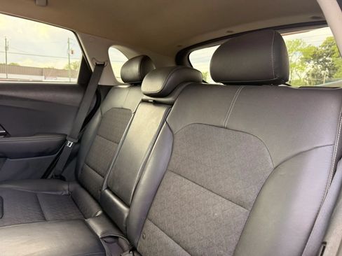 Used 2018 Kia Niro EX w/ EX Touring Graphite Edition FWD image 13