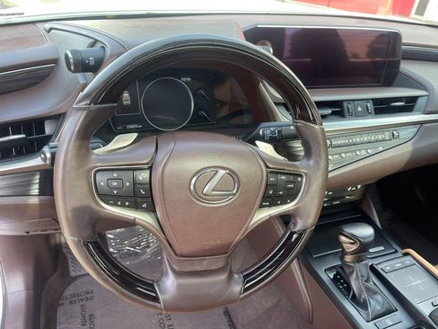 Used 2019 Lexus ES 350 w/ Premium Package image 27