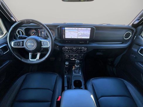 Certified 2024 Jeep Wrangler Sahara w/ Technology Group image 15