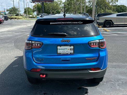 Used 2025 Jeep Compass Trailhawk AWD/4WD image 6