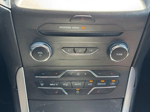 Used 2018 Ford Edge SEL w/ Equipment Group 201A AWD/4WD image 25