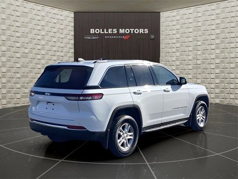 Certified 2023 Jeep Grand Cherokee Laredo w/ Luxury Tech Group I image 4